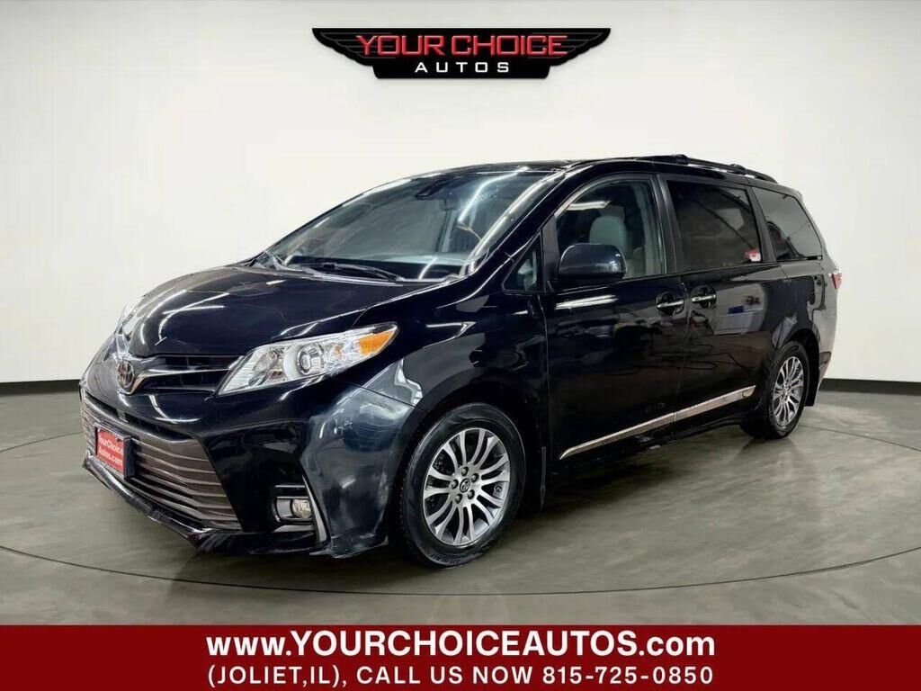 2019 TOYOTA Sienna