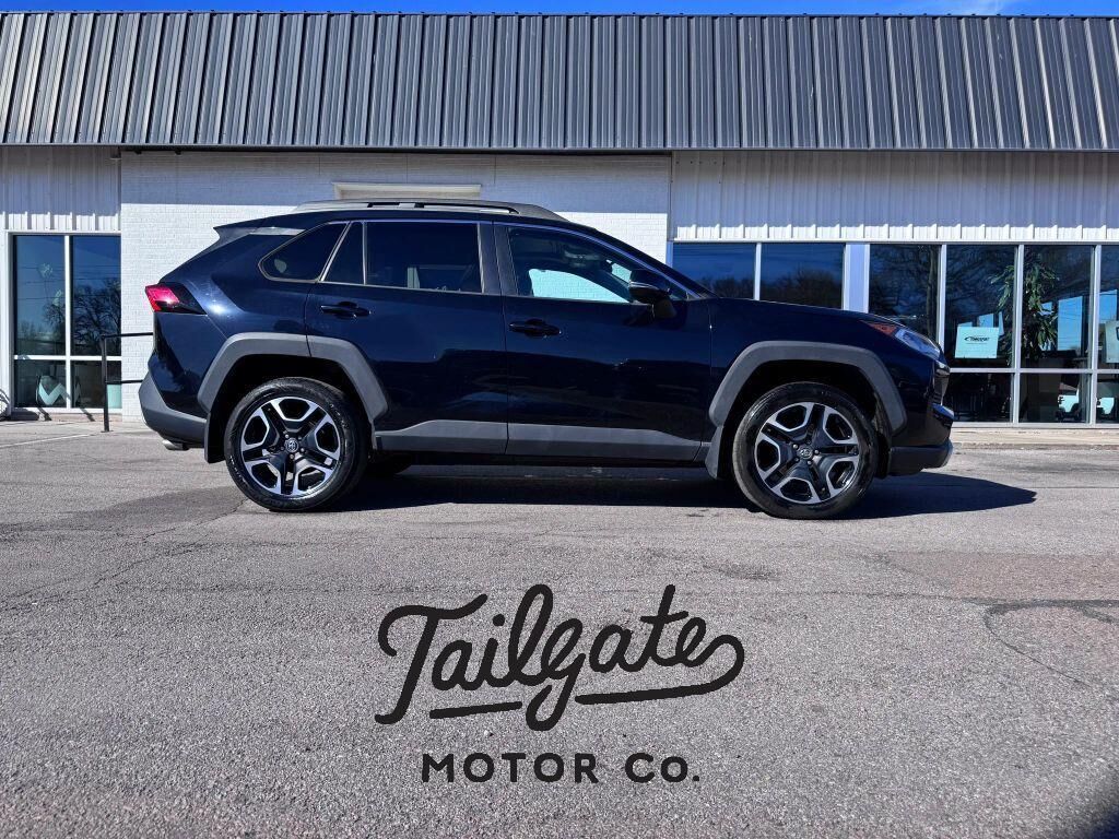 2019 TOYOTA RAV4