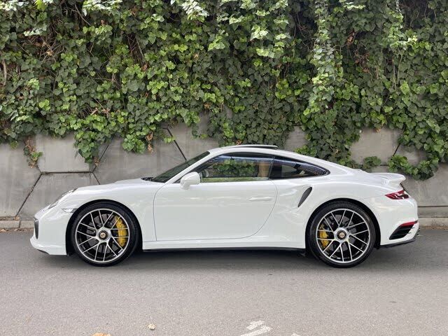 2018 PORSCHE 911