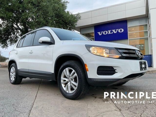 2017 VOLKSWAGEN Tiguan