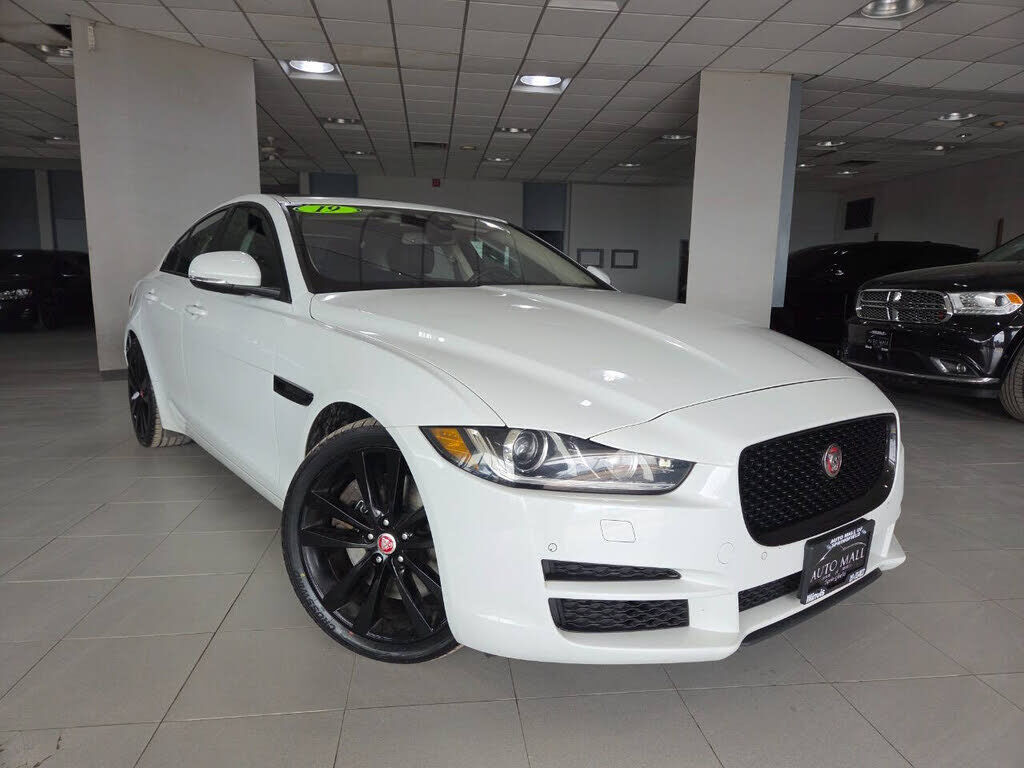 2017 JAGUAR XE