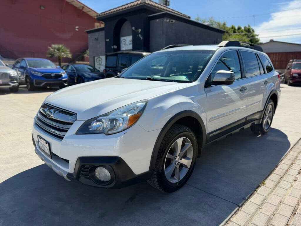 2014 SUBARU Outback