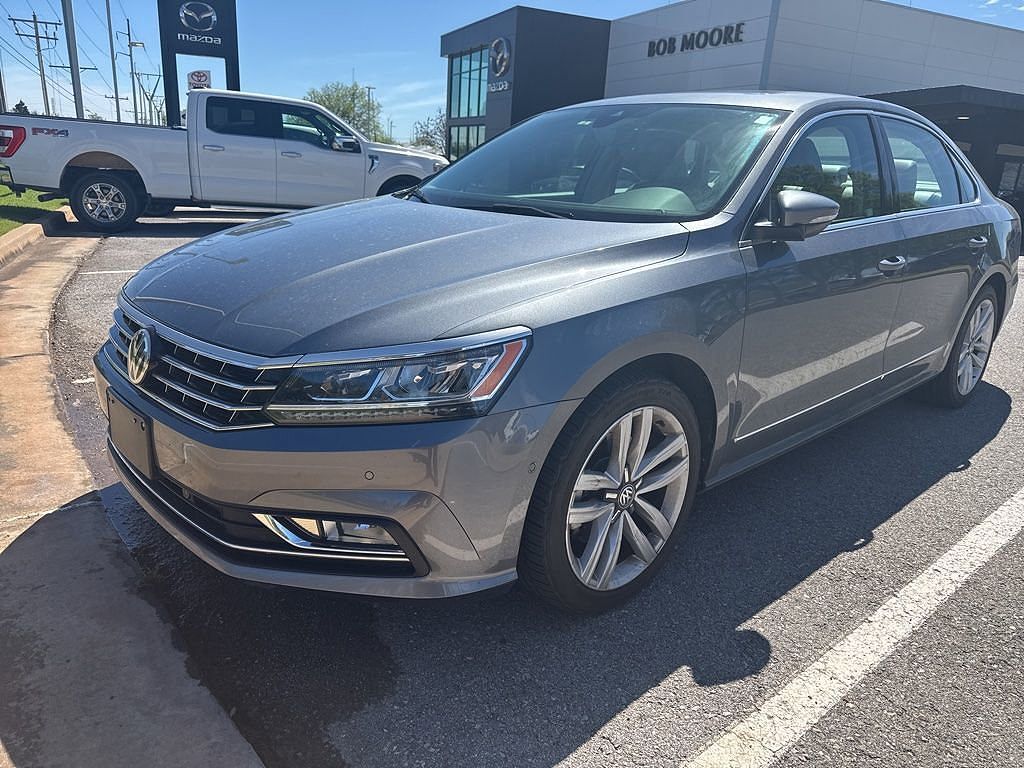2017 VOLKSWAGEN Passat