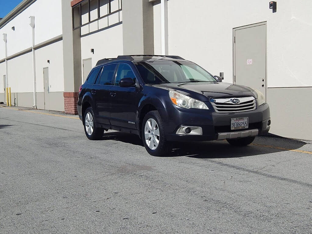 2011 SUBARU Outback