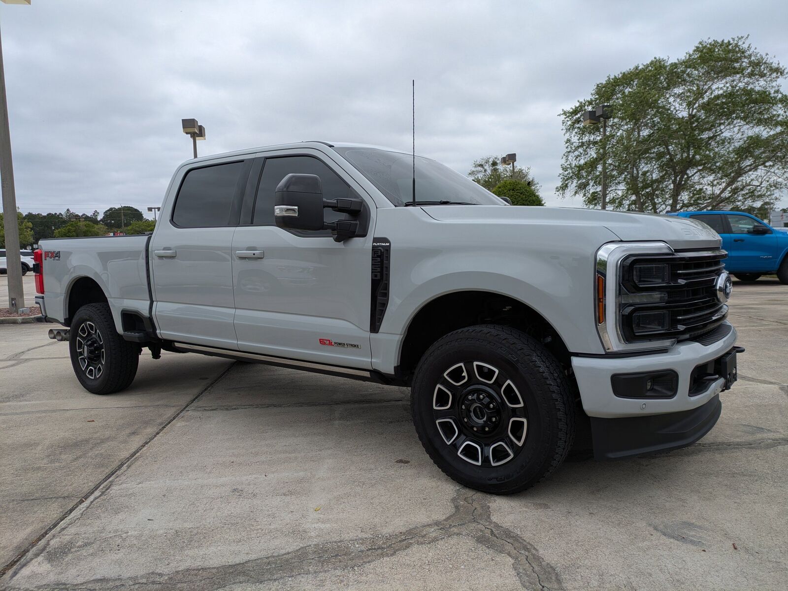 2025 FORD F-250