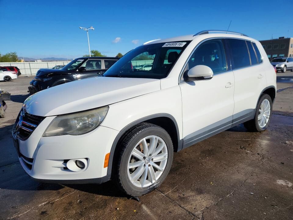 2009 VOLKSWAGEN Tiguan