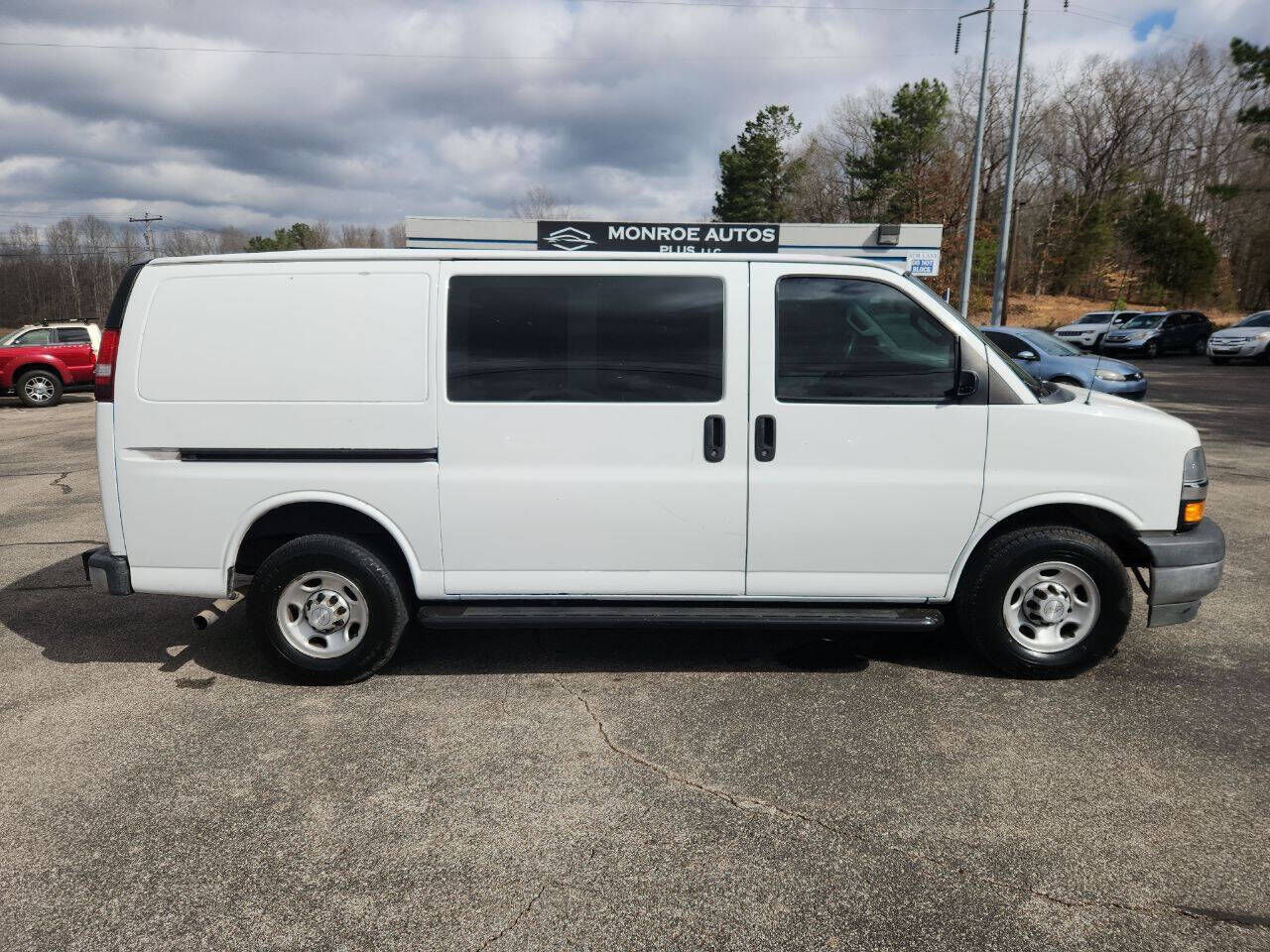2019 CHEVROLET Express