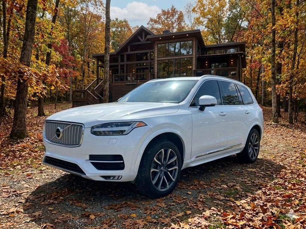 2017 VOLVO XC90