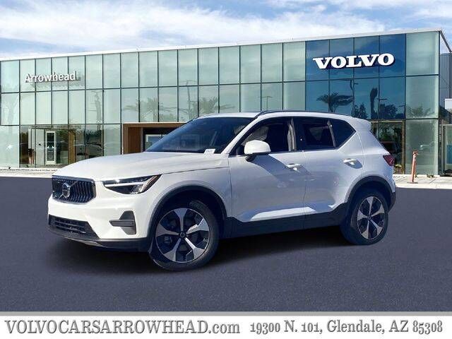 2025 VOLVO XC40