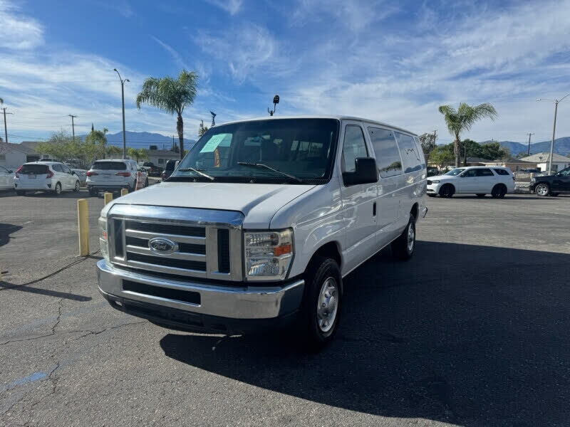 2012 FORD E-350