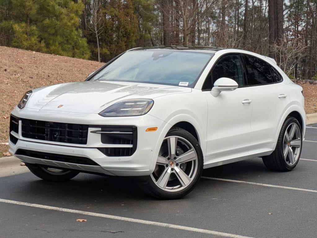 2025 PORSCHE Cayenne