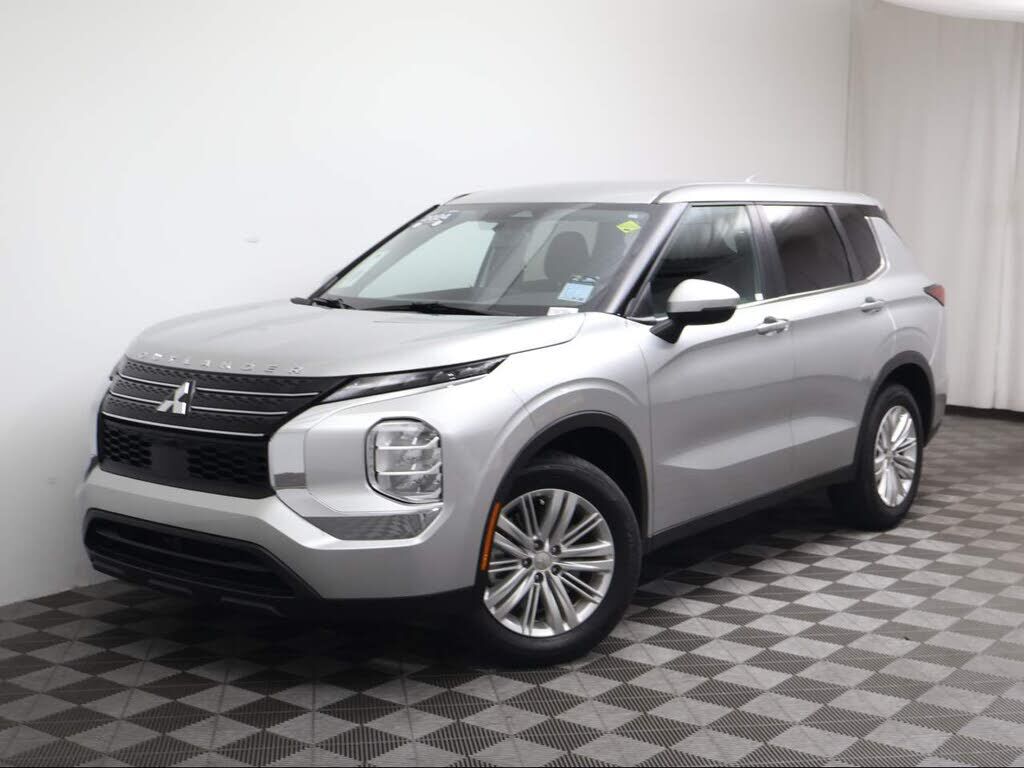 2024 MITSUBISHI Outlander