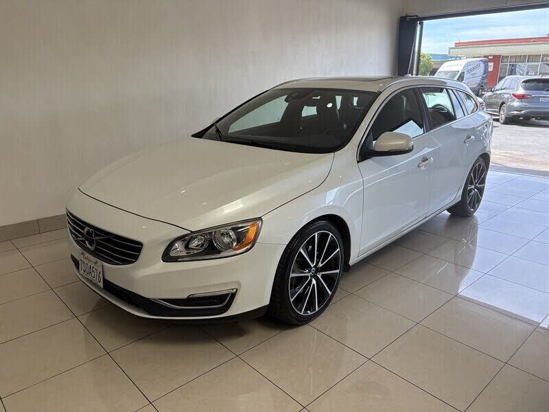 2016 VOLVO V60