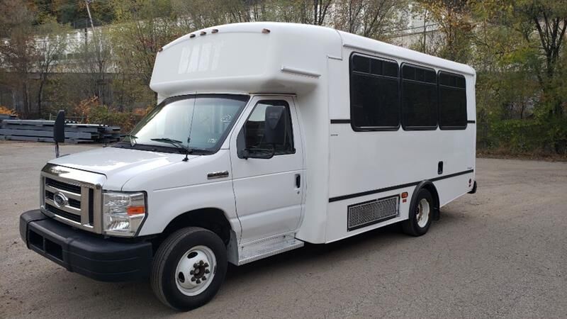 2012 FORD E-450