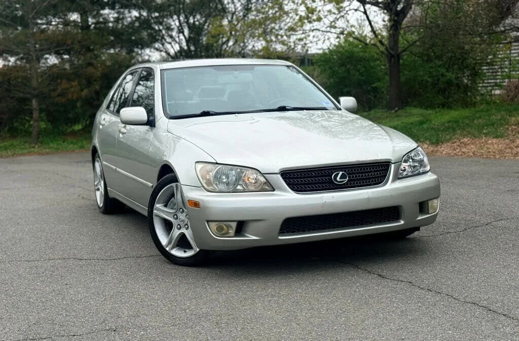 2002 LEXUS IS