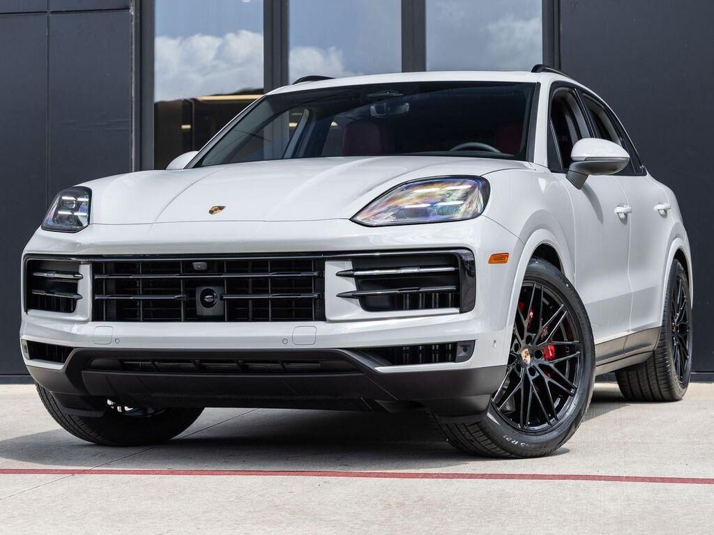 2026 PORSCHE Cayenne