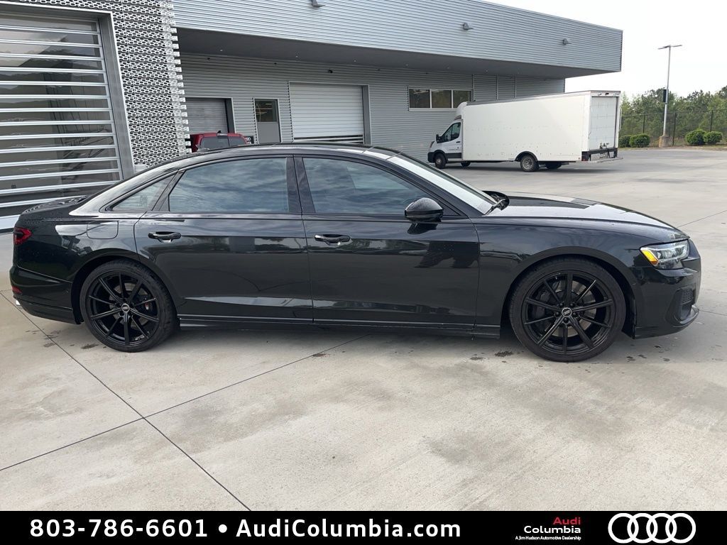 2023 AUDI S8