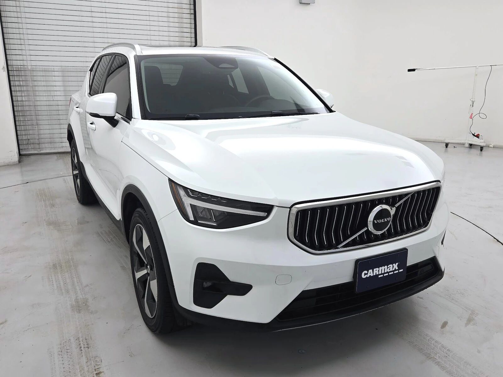 2023 VOLVO XC40