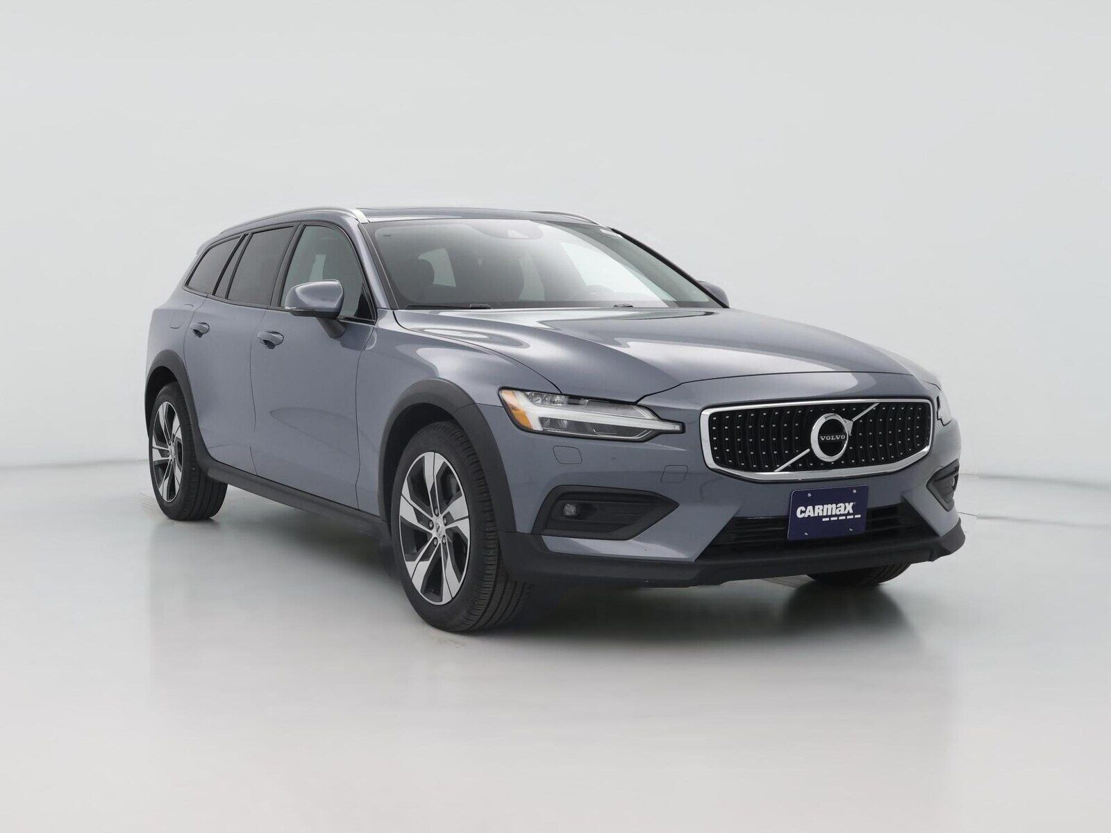 2022 VOLVO V60CC