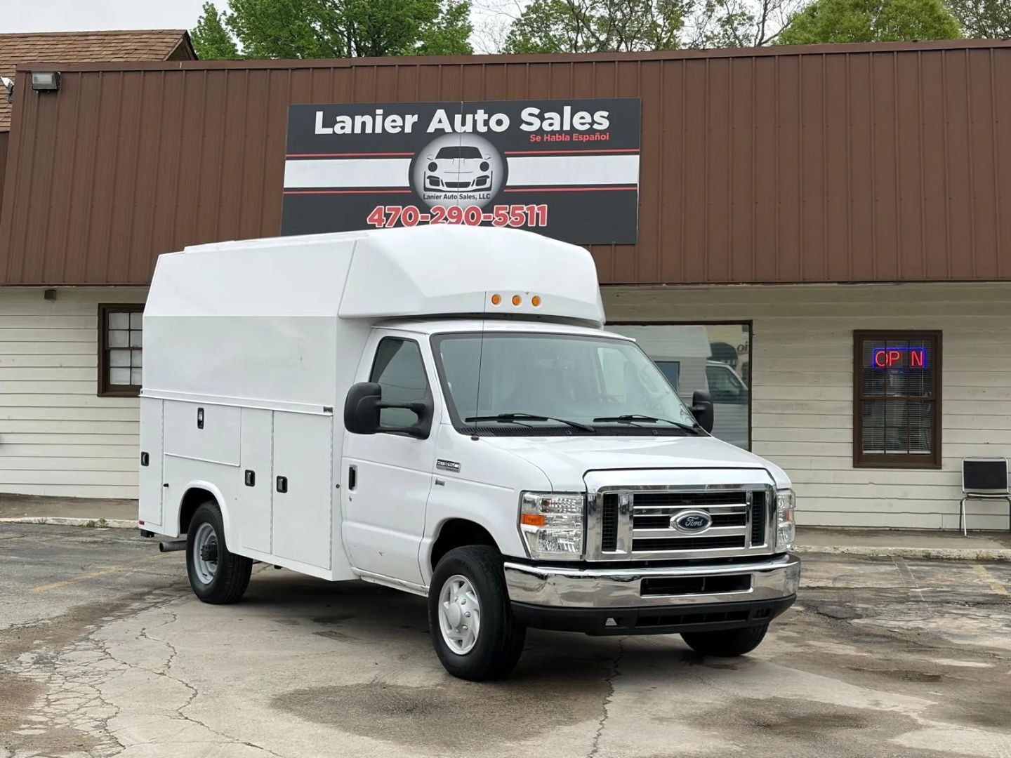 2018 FORD E-350