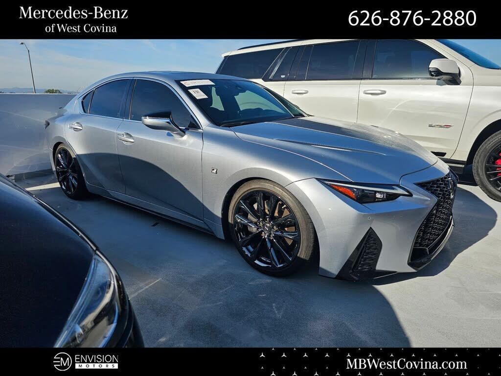 2022 LEXUS IS