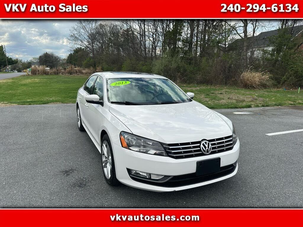 2013 VOLKSWAGEN Passat