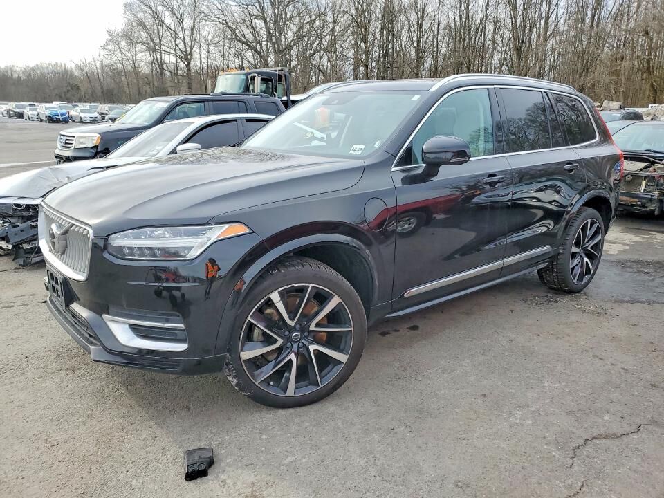 2021 VOLVO XC90