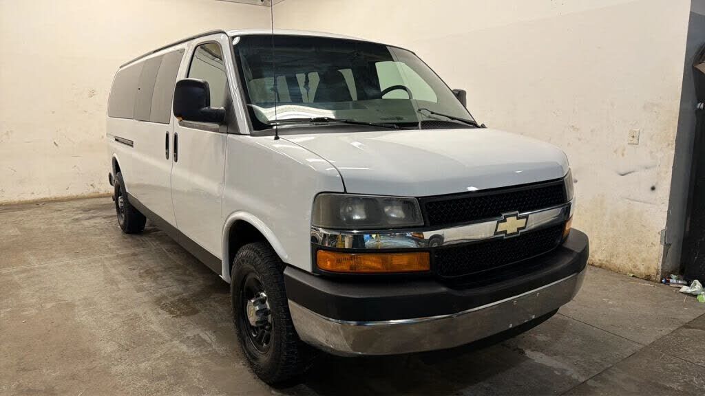 2013 CHEVROLET Express