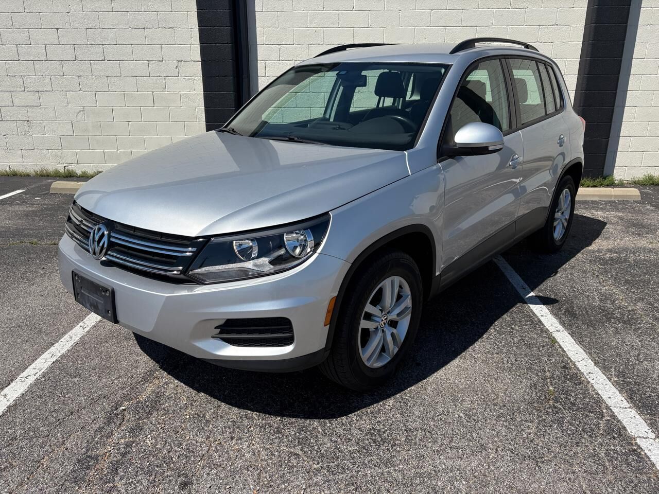 2017 VOLKSWAGEN Tiguan