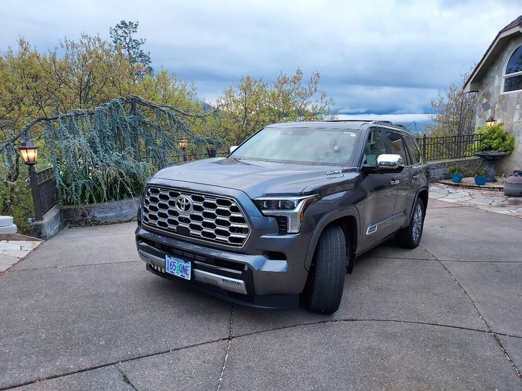 2025 TOYOTA Sequoia