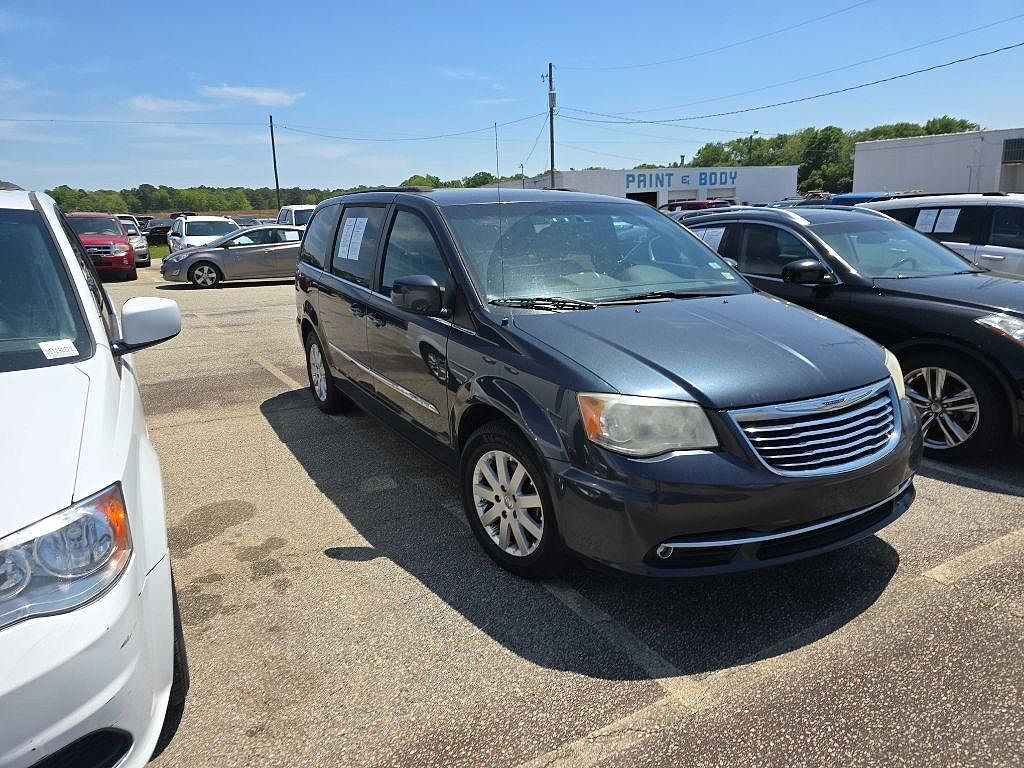 2014 CHRYSLER Town and Country