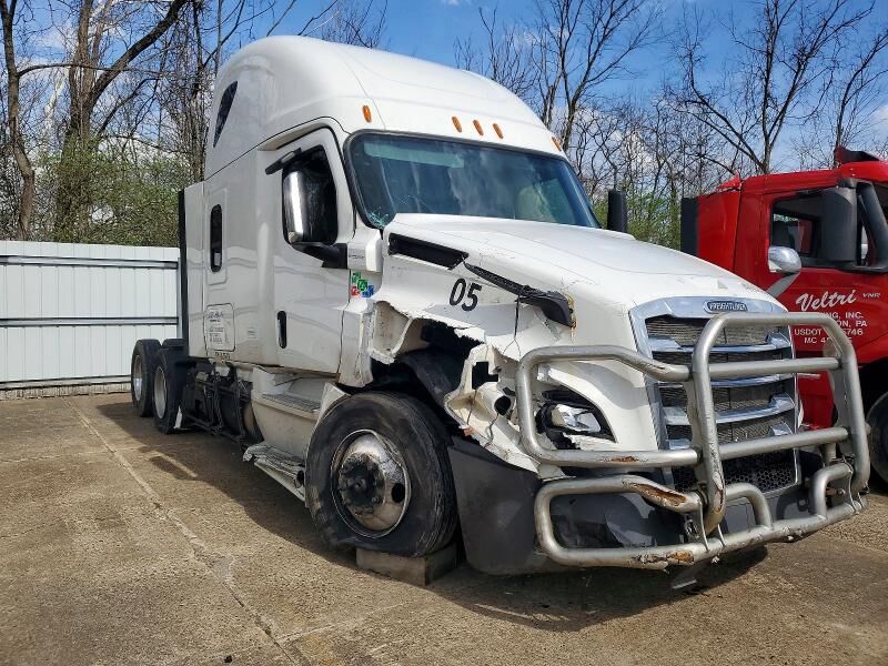 2018 FREIGHTLINER New Cascadia 126" Sleepercab
