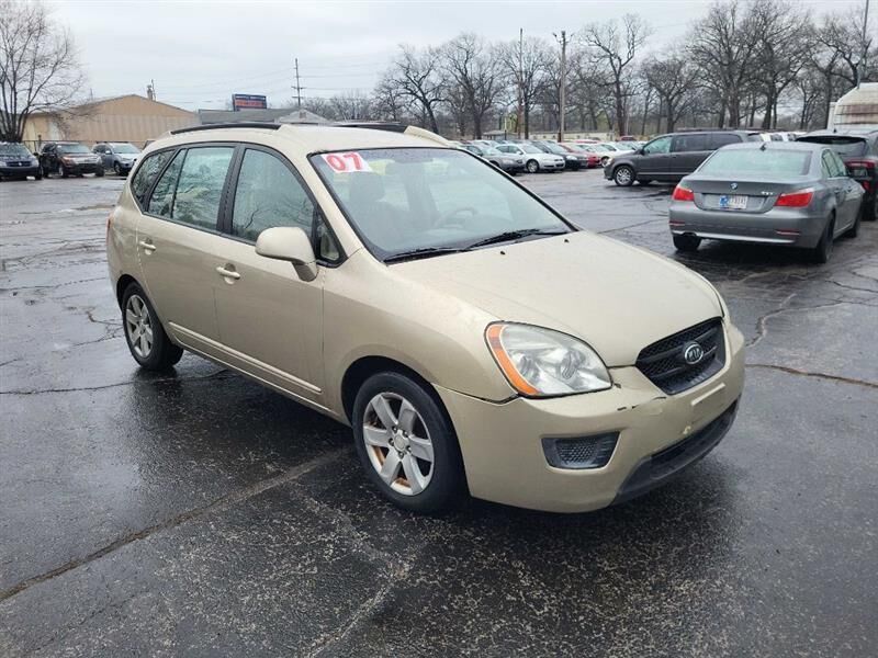2007 KIA Rondo
