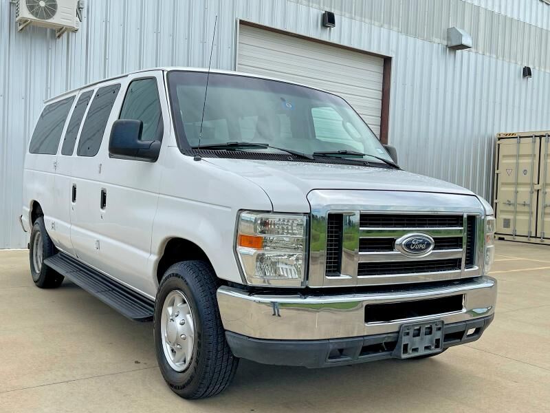2013 FORD E-350