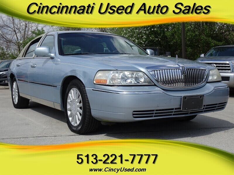 2005 LINCOLN Town Car