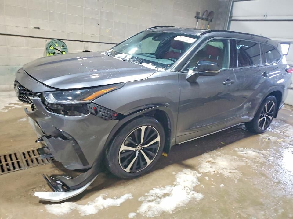 2021 TOYOTA Highlander