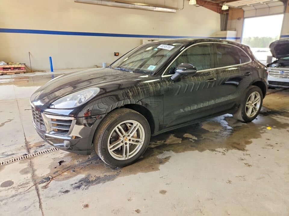 2015 PORSCHE Macan