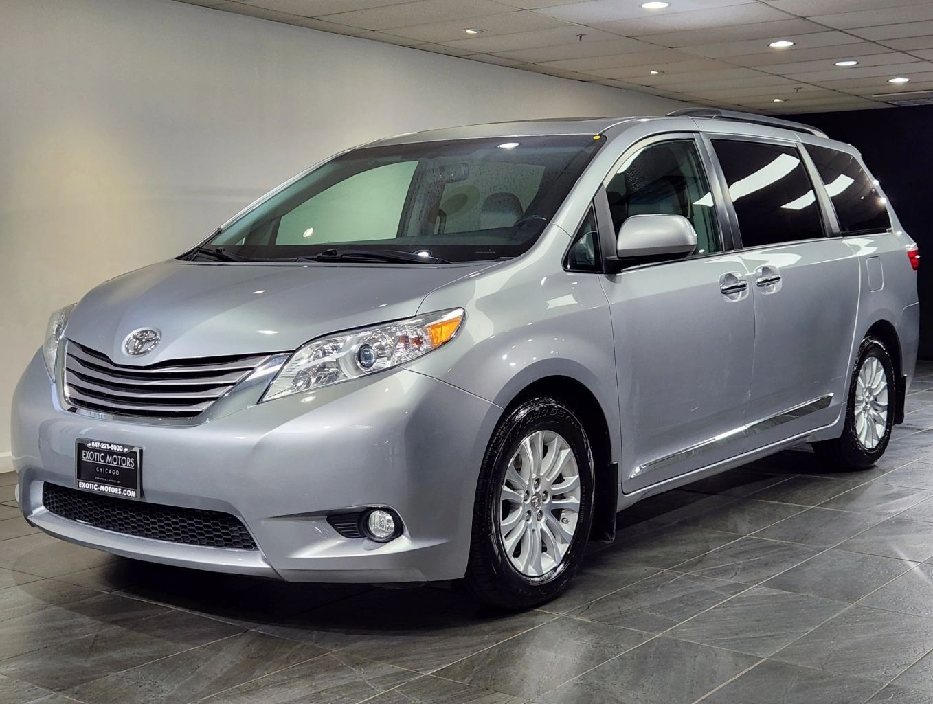 2016 TOYOTA Sienna