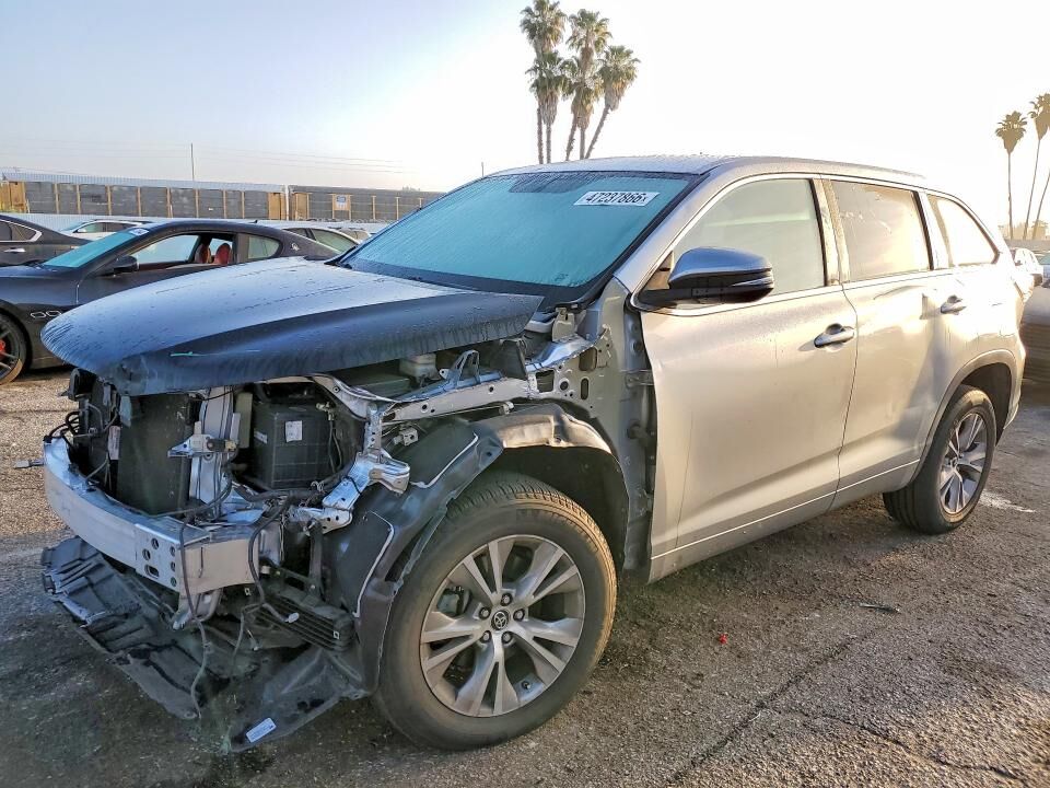 2016 TOYOTA Highlander