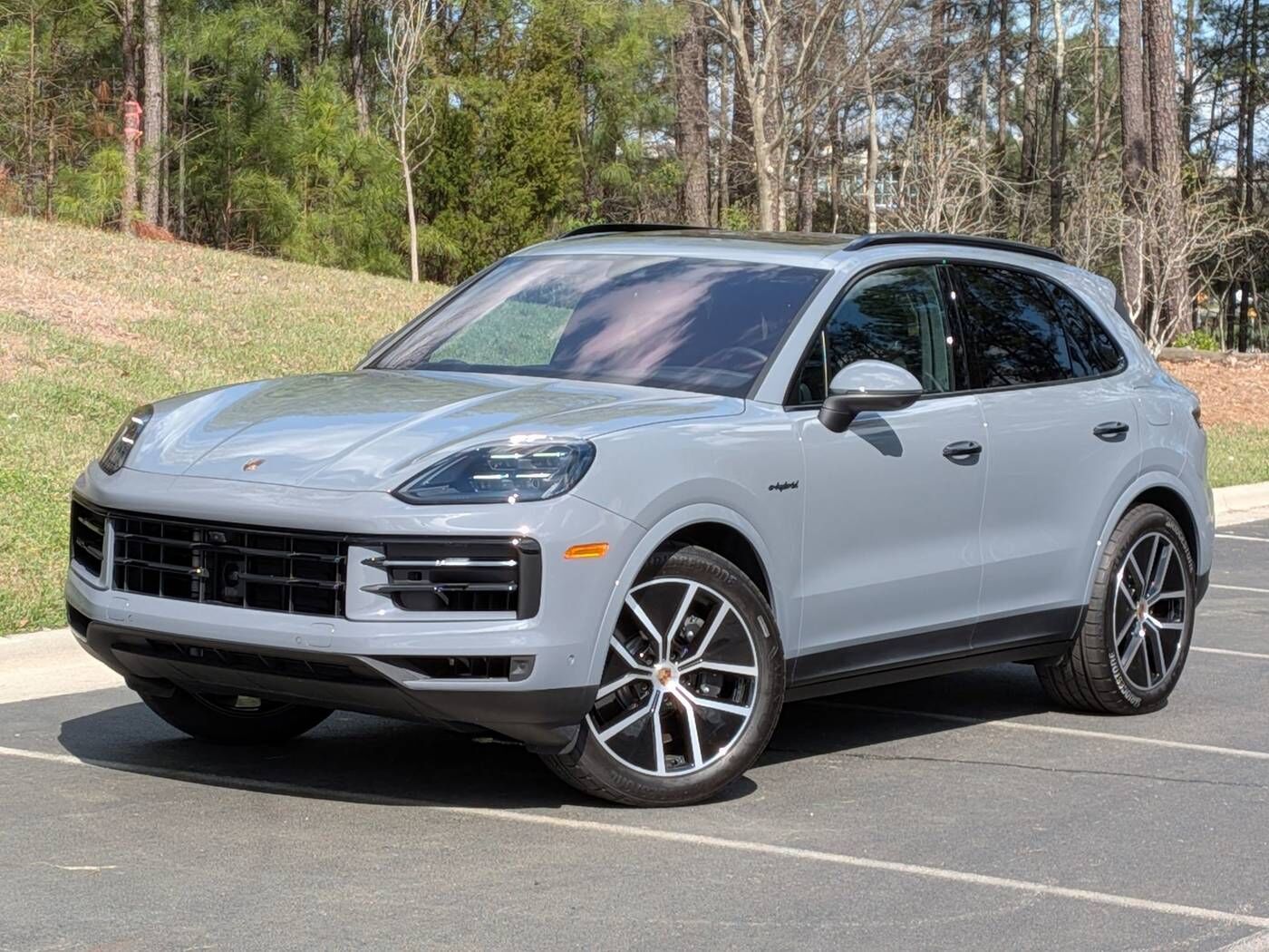 2025 PORSCHE Cayenne