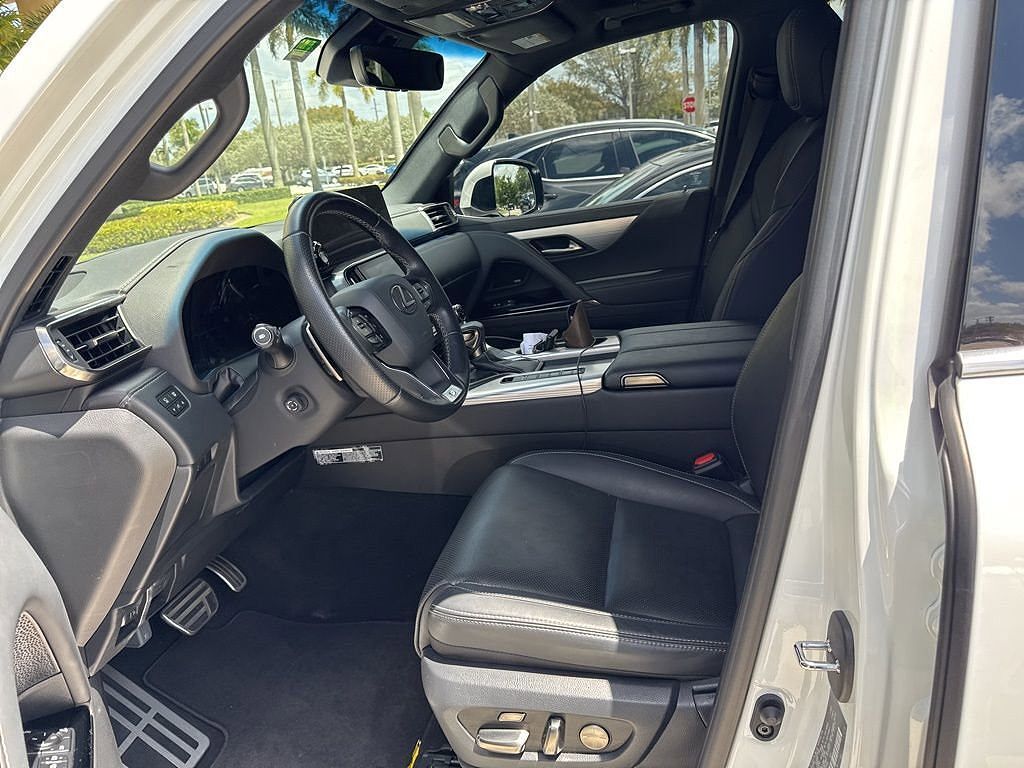 2024 Lexus LX