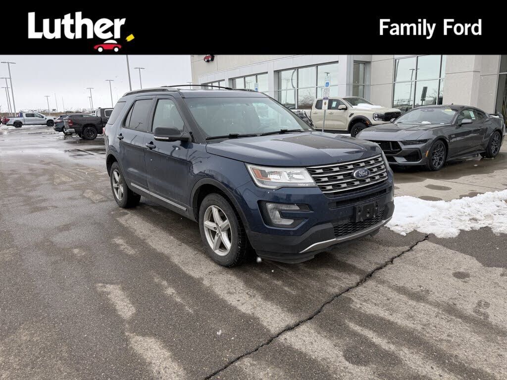 2016 FORD Explorer