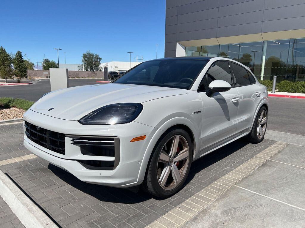 2026 PORSCHE Cayenne
