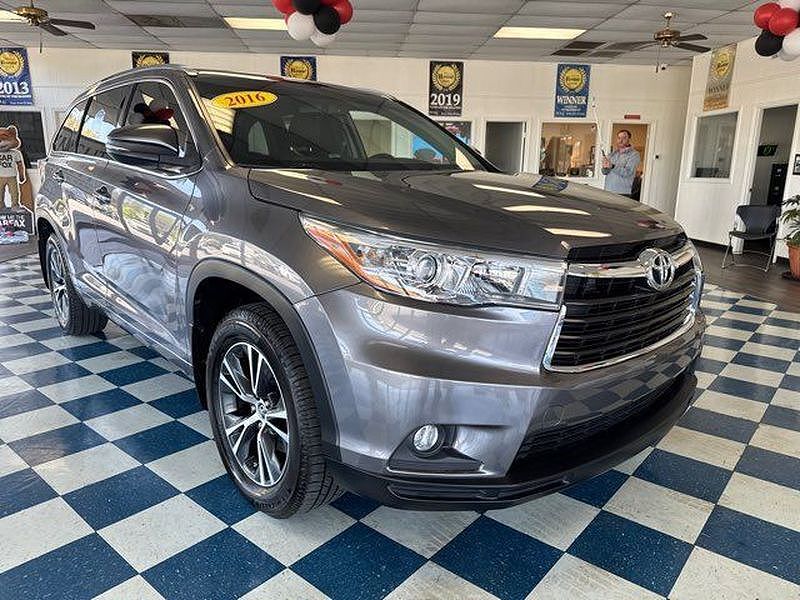 2016 TOYOTA Highlander