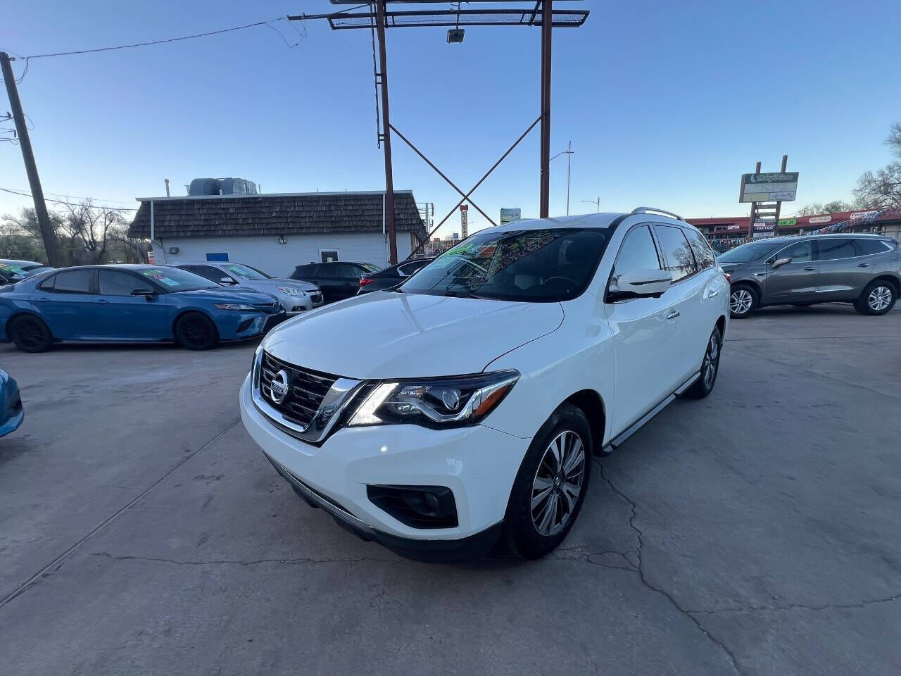 2017 NISSAN Pathfinder