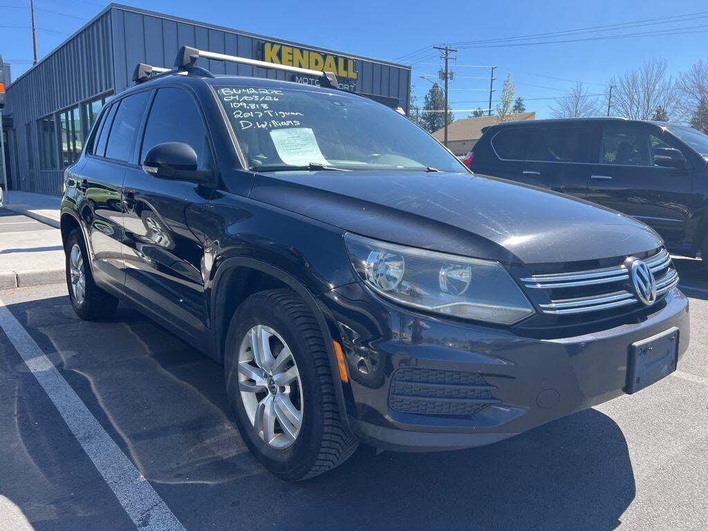 2017 VOLKSWAGEN Tiguan