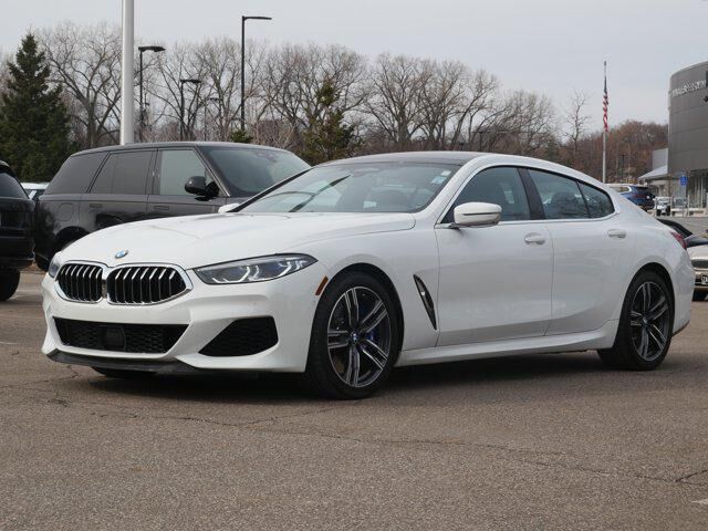 2022 BMW M8