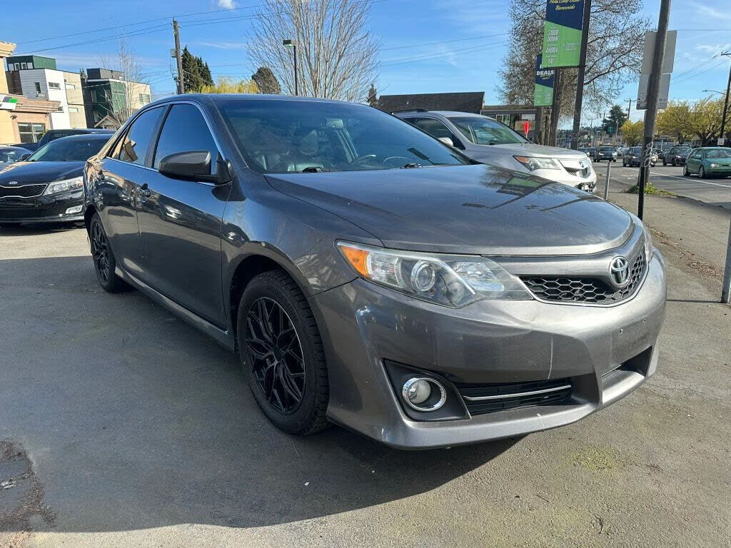 2013 TOYOTA Camry