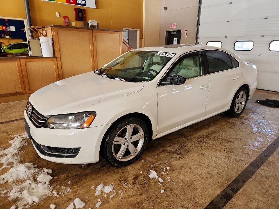 2012 VOLKSWAGEN Passat