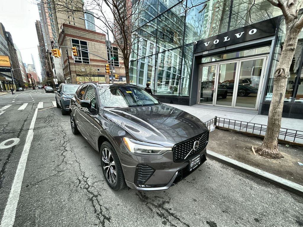 2024 VOLVO XC60